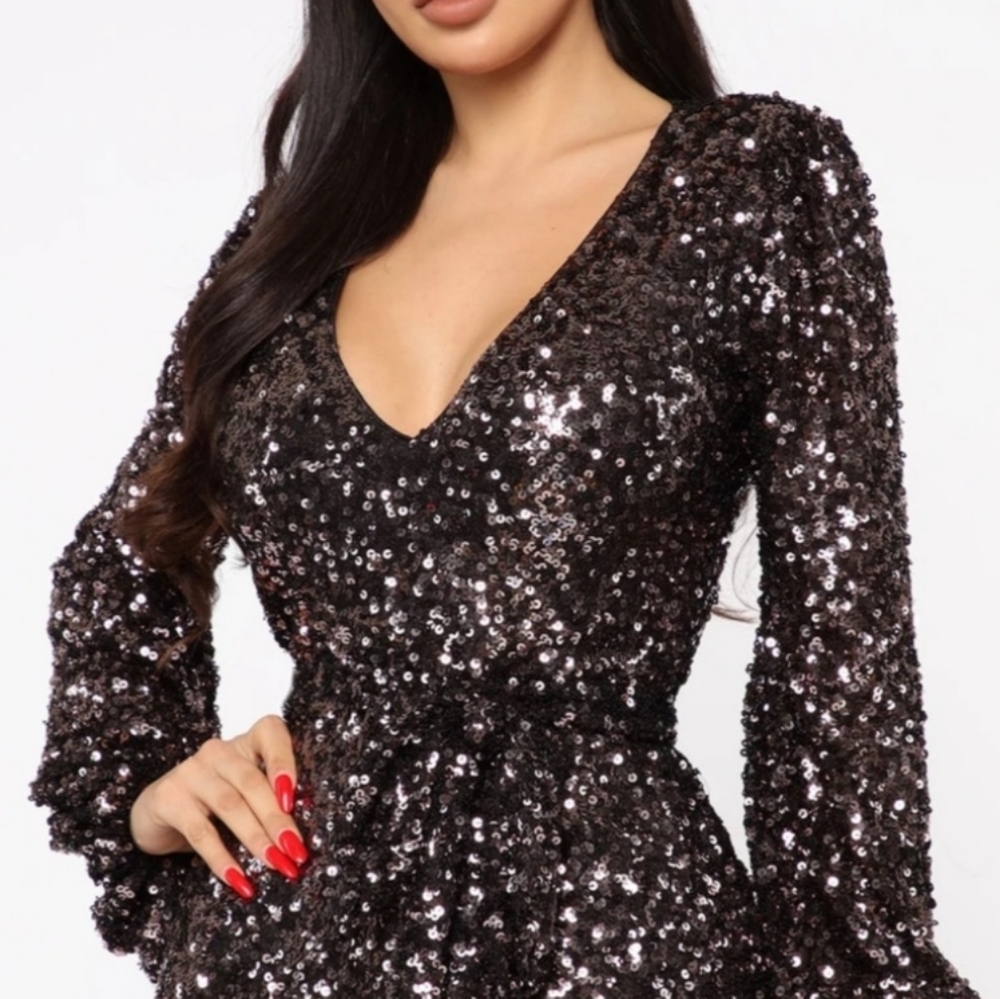 Plunge neckline long sleeved Sequin romper